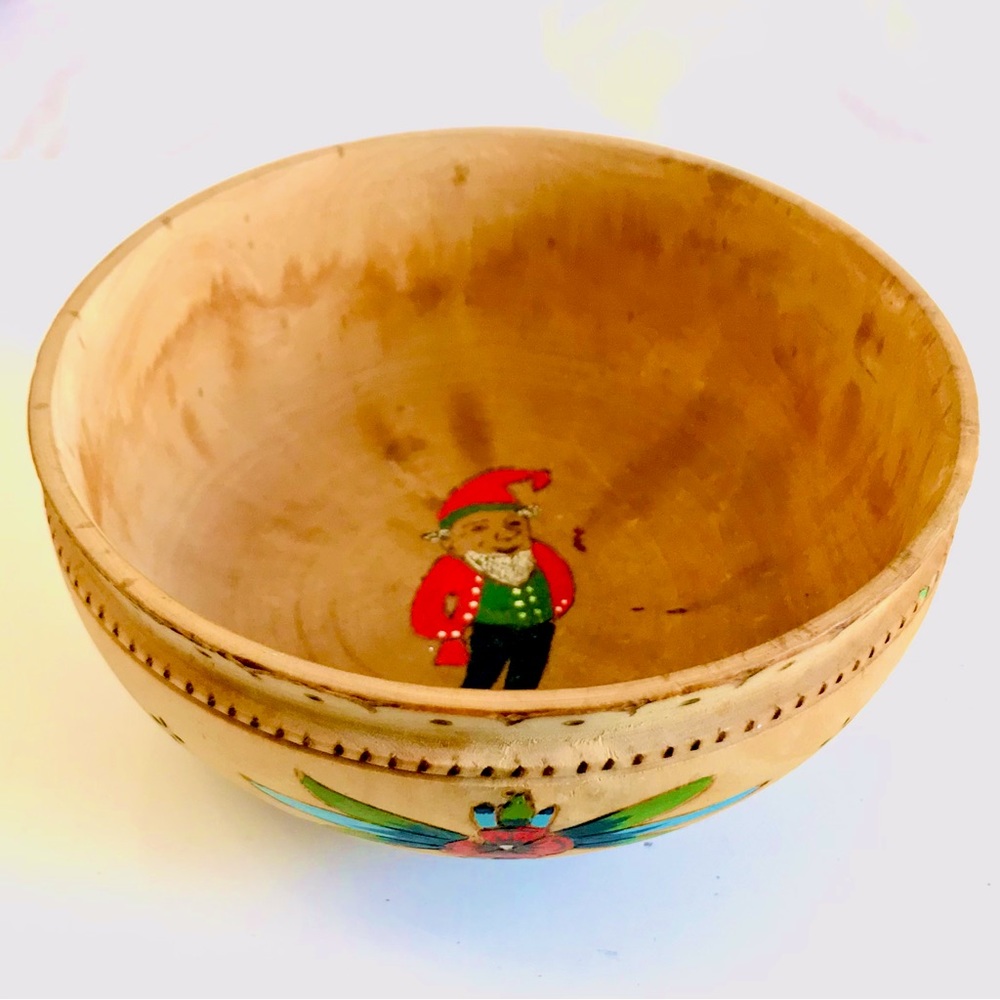 Collectible Antique Folk Art Wooden Hand Carved & Painted Bowl